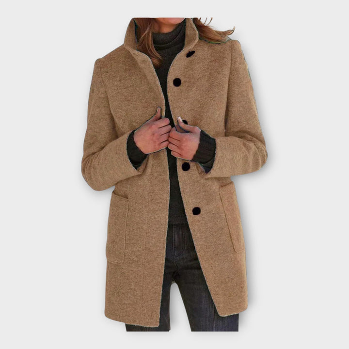 Elegantne mantel ajatu disainiga