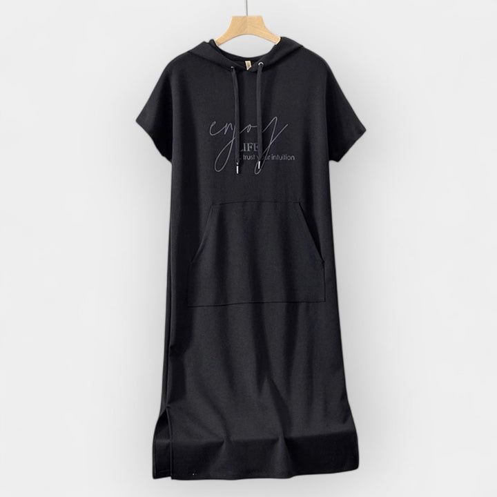 Kapuutsiga dressipluus mugavuseks ja stiiliks.