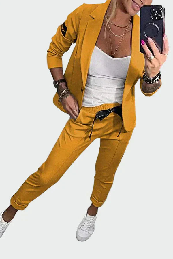 Elegantne kaheosaline ülikonnakomplekt stiilseks välimuseks