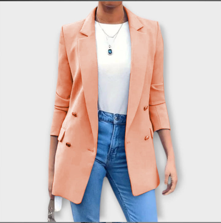 Liina elegantne kaminsims - stiilne koduaksessuaar.