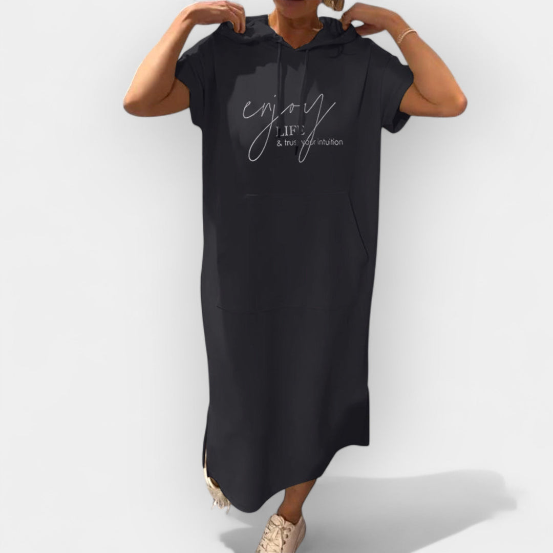 Kapuutsiga dressipluus mugavuseks ja stiiliks.