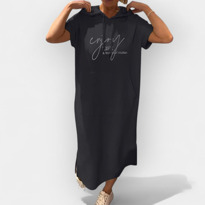 Kapuutsiga dressipluus mugavuseks ja stiiliks.