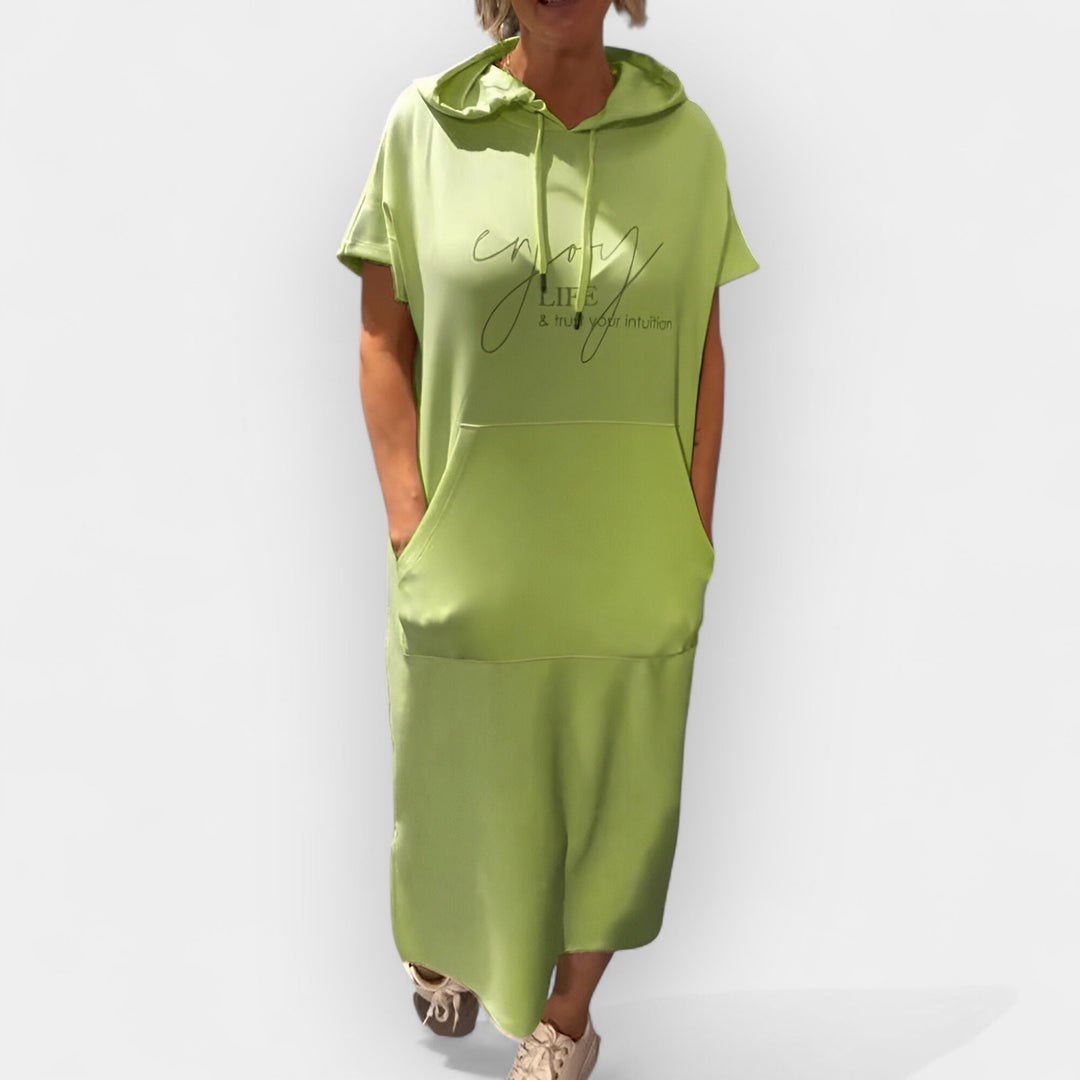 Kapuutsiga dressipluus mugavuseks ja stiiliks.