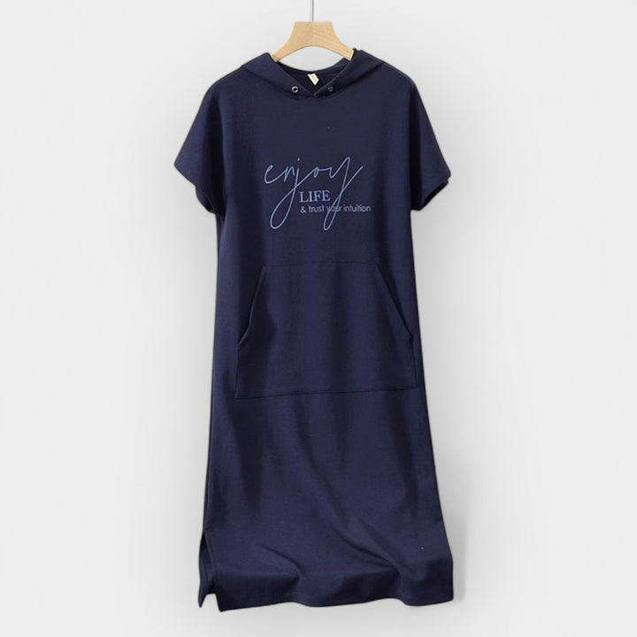 Kapuutsiga dressipluus mugavuseks ja stiiliks.