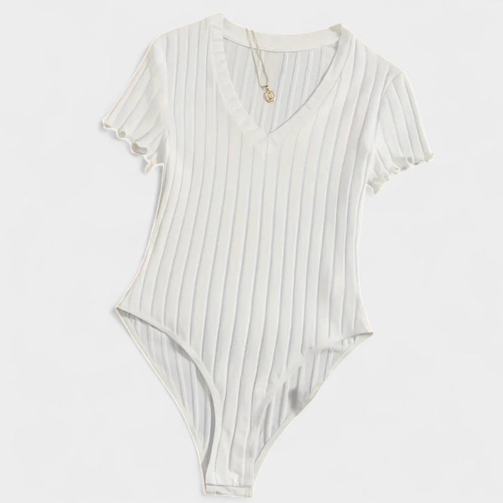 Kere torukujuline ülaosa detailidega disain.