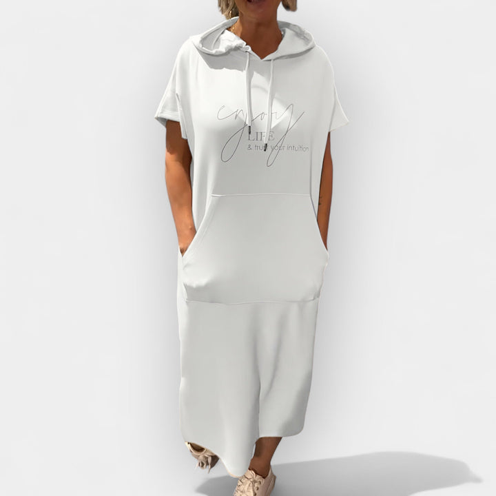 Kapuutsiga dressipluus mugavuseks ja stiiliks.