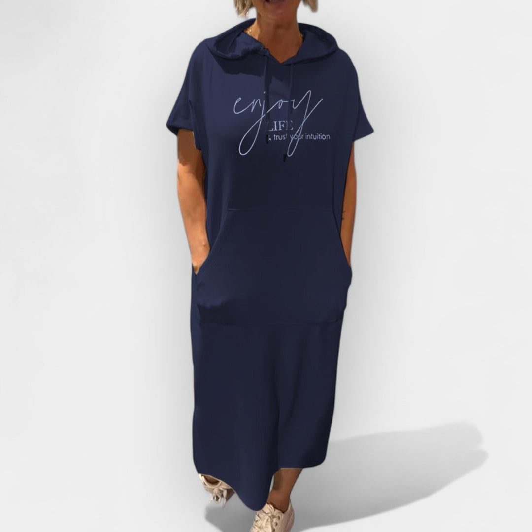 Kapuutsiga dressipluus mugavuseks ja stiiliks.