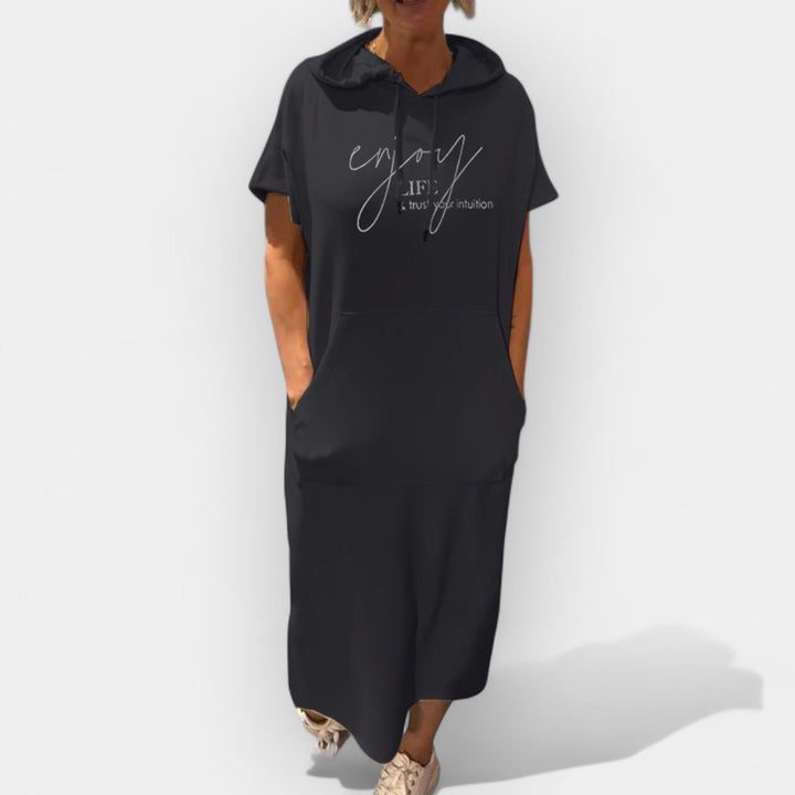 Kapuutsiga dressipluus mugavuseks ja stiiliks.