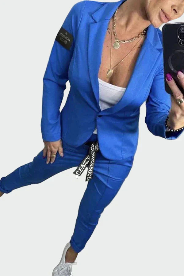 Elegantne kaheosaline ülikonnakomplekt stiilseks välimuseks