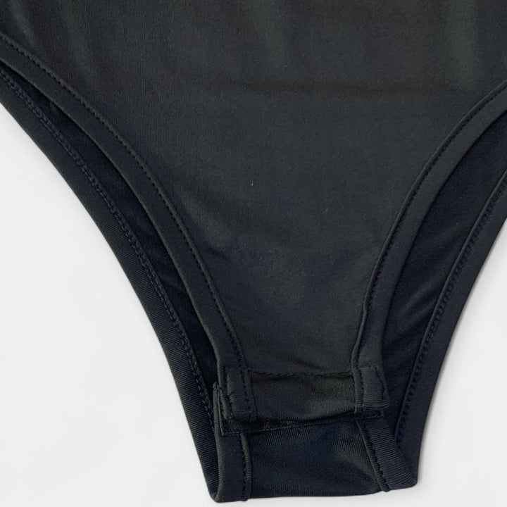 Suvine keha V - mugav ja stiilne suveriietus.