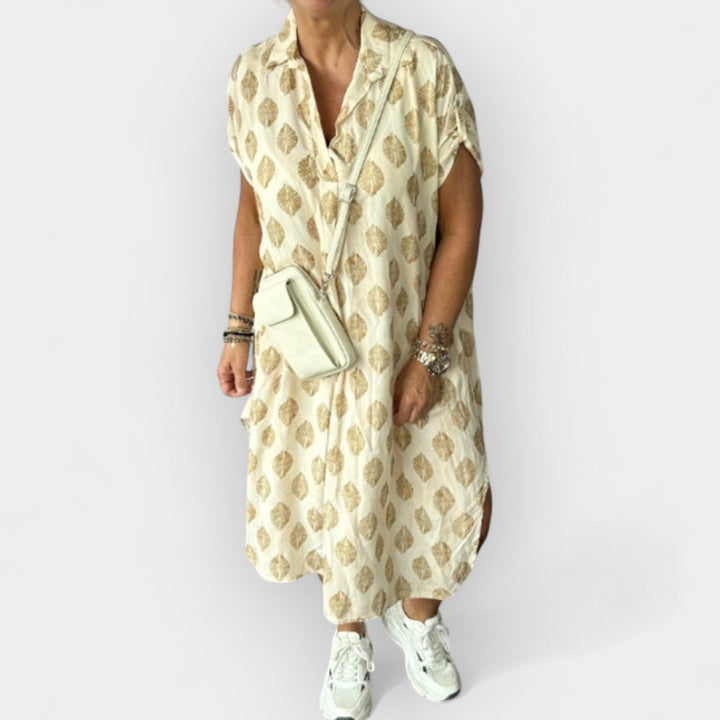 Suvine kleit kaelusega ja heleda detailiga