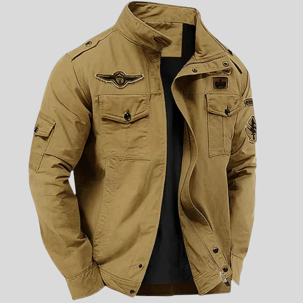 Archie sõjaväejakk tugevate detailidega.