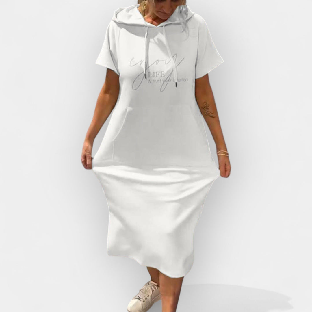 Kapuutsiga dressipluus mugavuseks ja stiiliks.