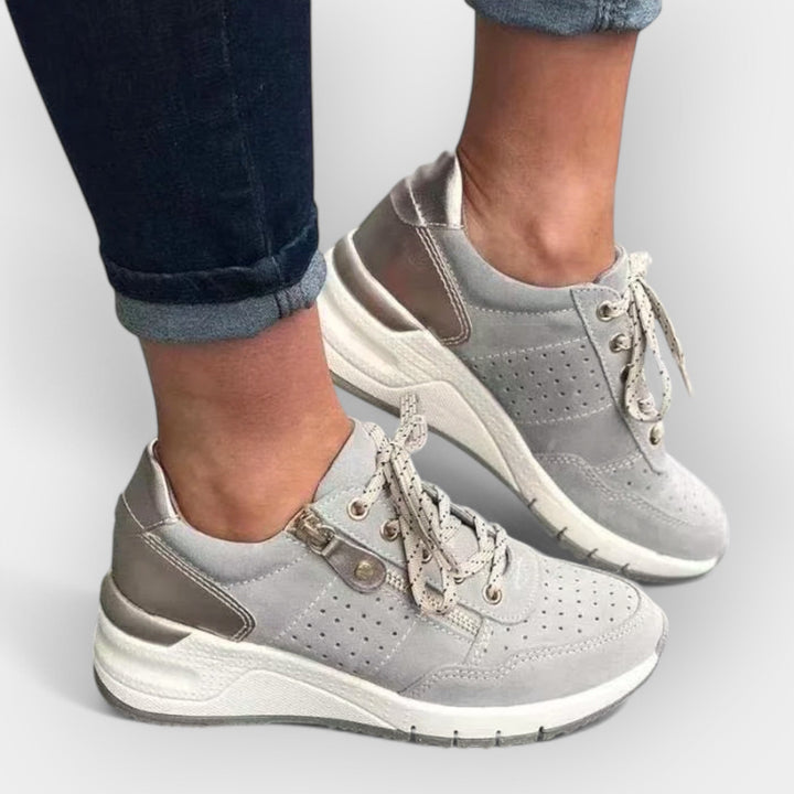 Anatoomilised jalanõud mugavuse ja toe jaoks.