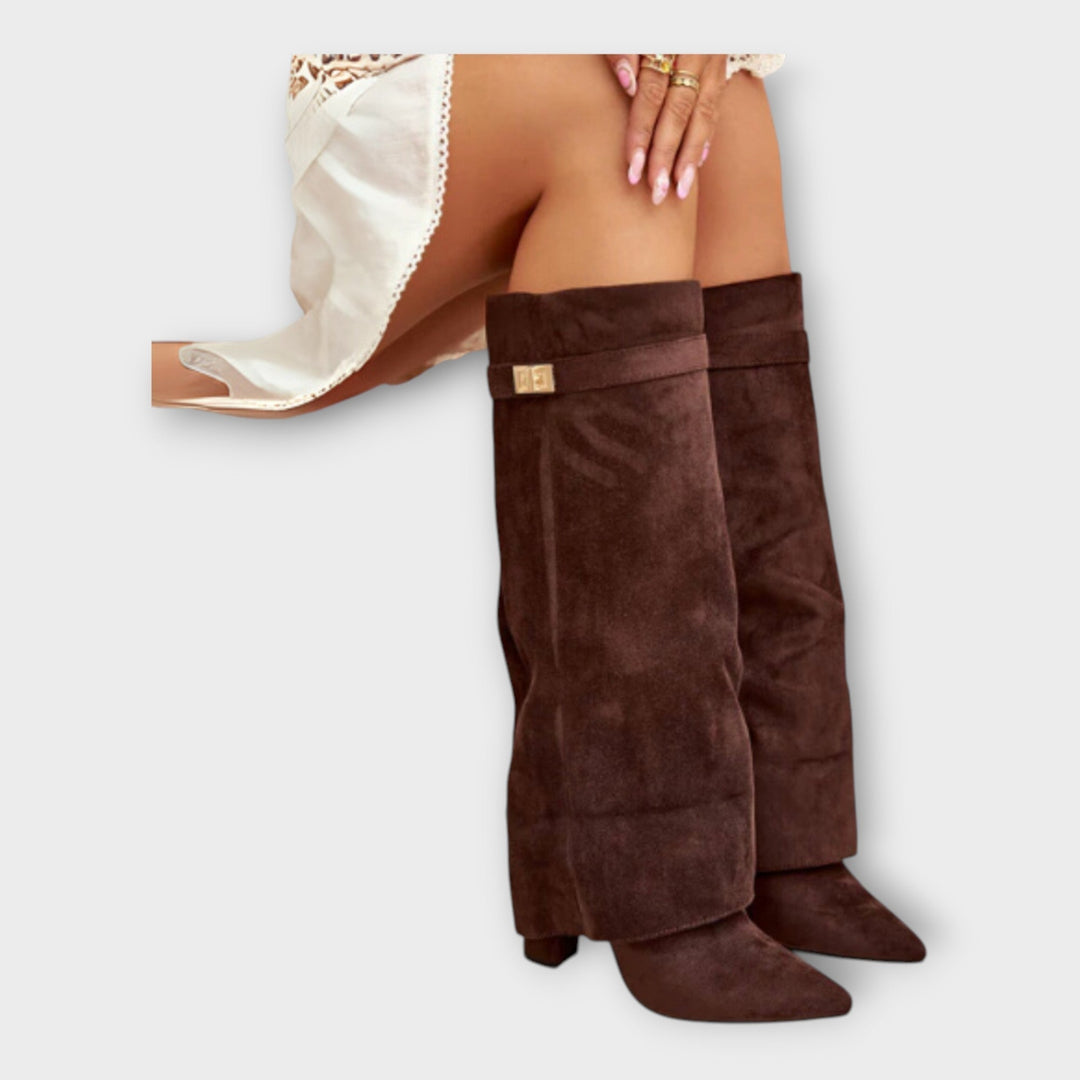 Elegantse disainiga kõrged saapad mugavuseks ja stiiliks.