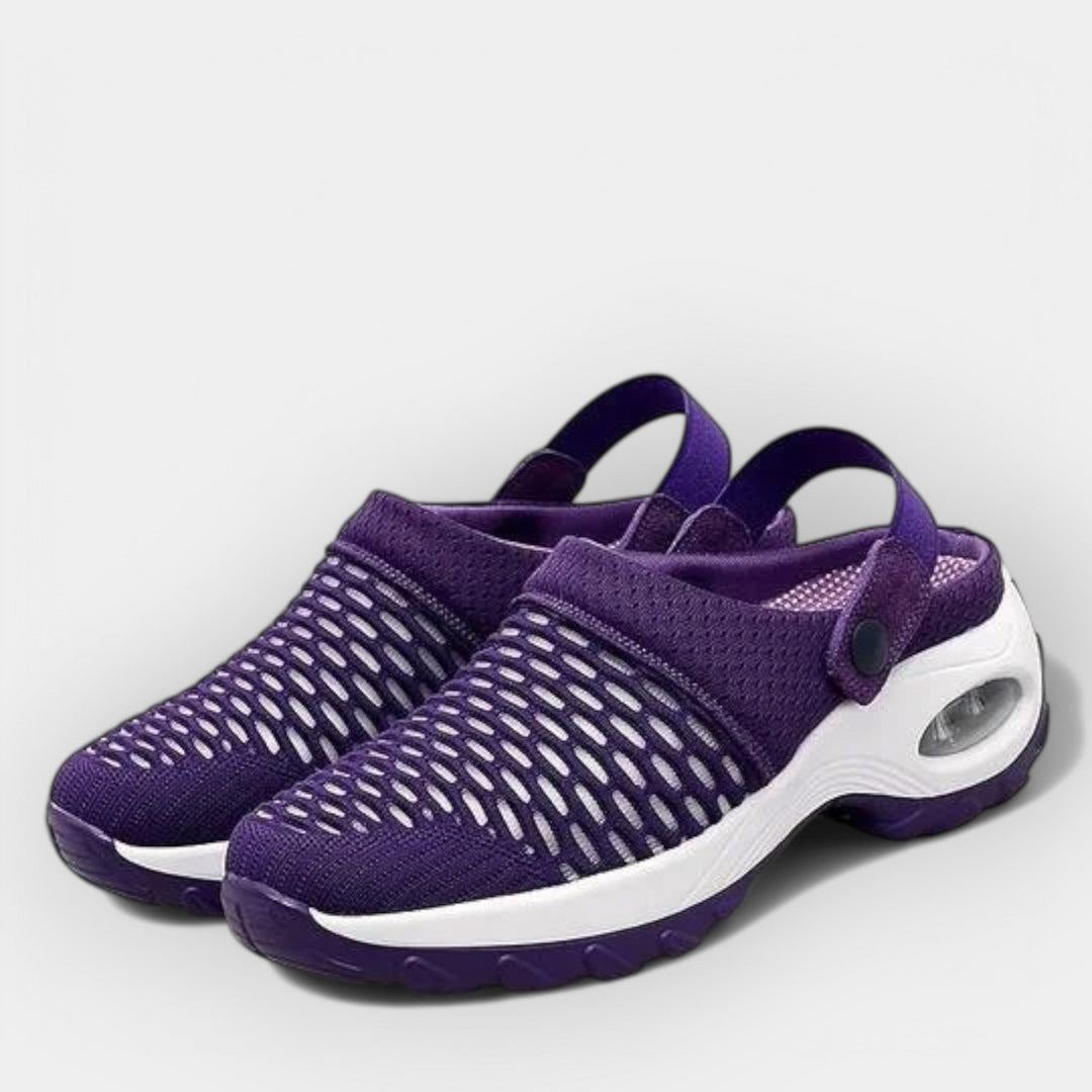 Ortopeedilised turvasandaalid mugavuse ja toe jaoks.