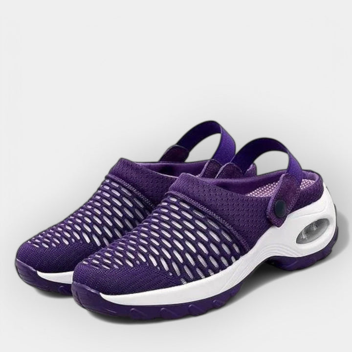 Ortopeedilised turvasandaalid mugavuse ja toe jaoks.