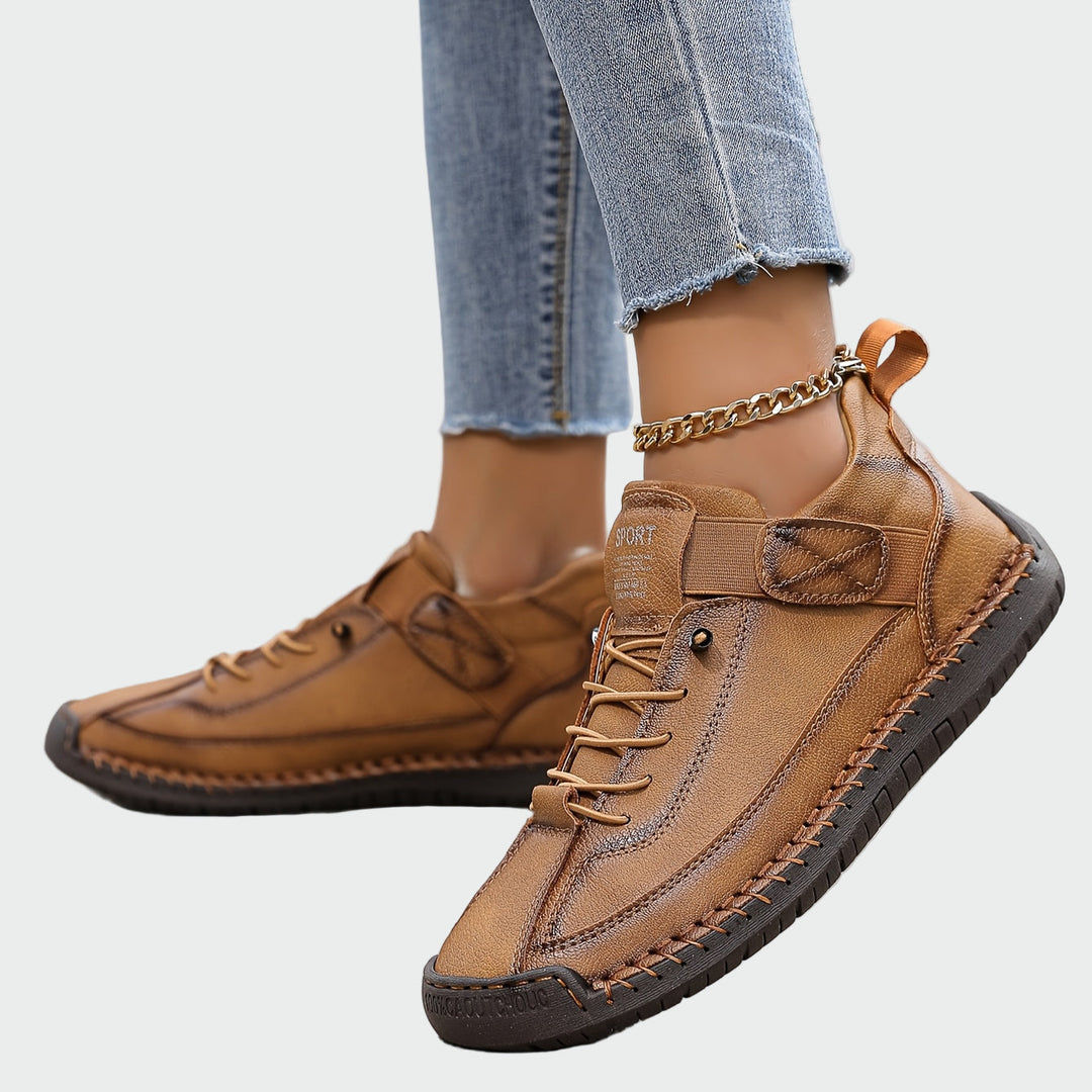 Ortopeedilised nahast saapad mugavuse ja toe jaoks.