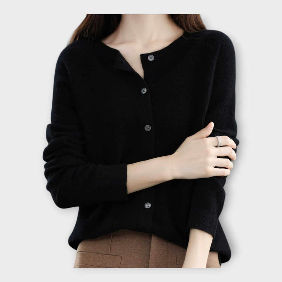 Elegantne nööpidega kardigan - stiilne ja mugav valik.