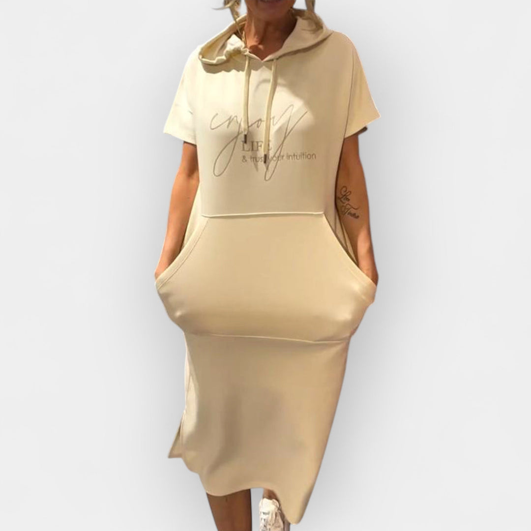 Kapuutsiga dressipluus mugavuseks ja stiiliks.