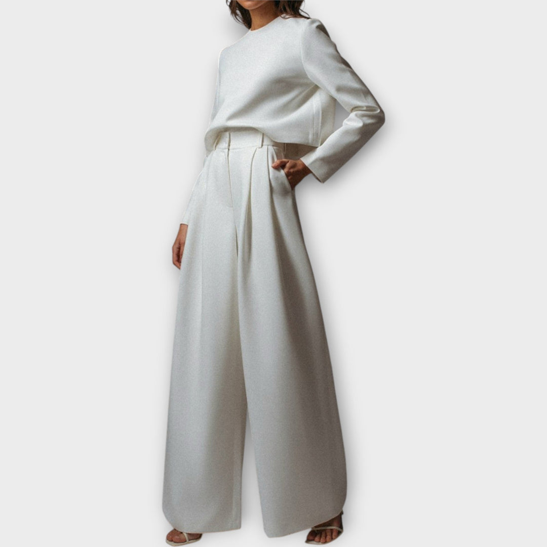 Elegantne komplekt ajatu stiiliga ja lihtsuse nautimiseks.