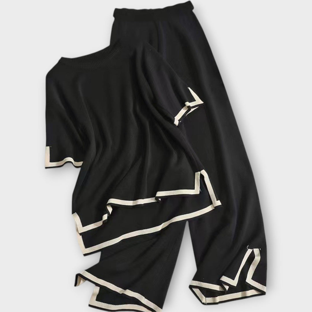 Lühikeste varrukatega kootud komplekt mugavuseks.