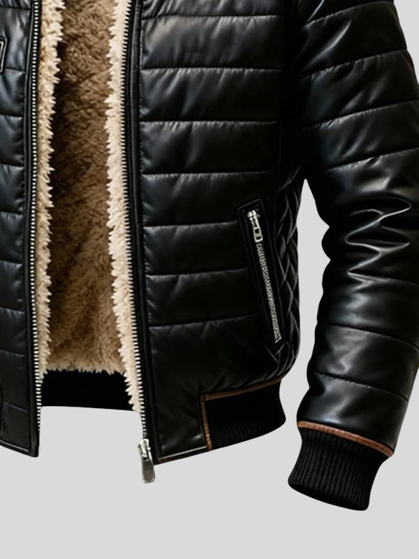 Karlo must tikkitud jakk sherpa voodriga.