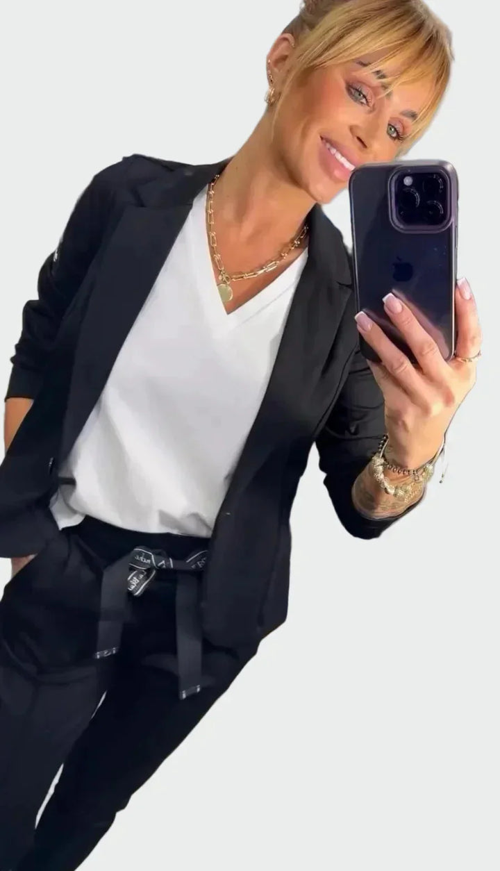 Elegantne kaheosaline ülikonnakomplekt stiilseks välimuseks