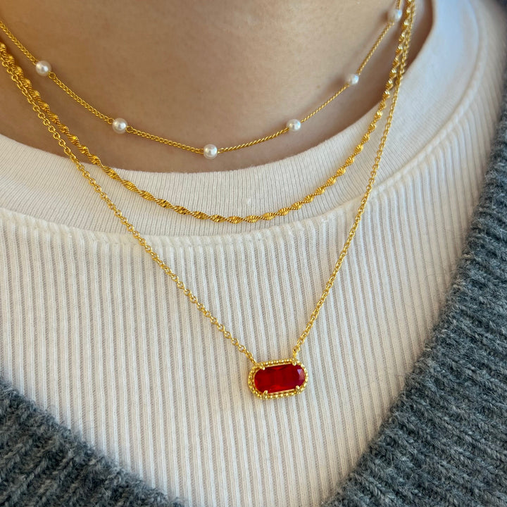 Aura stiilne kaelakee - elegants ja sära.