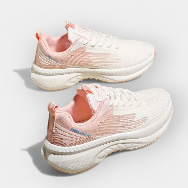 Anatoomilised spordijalatsid mugavuse ja toe jaoks.