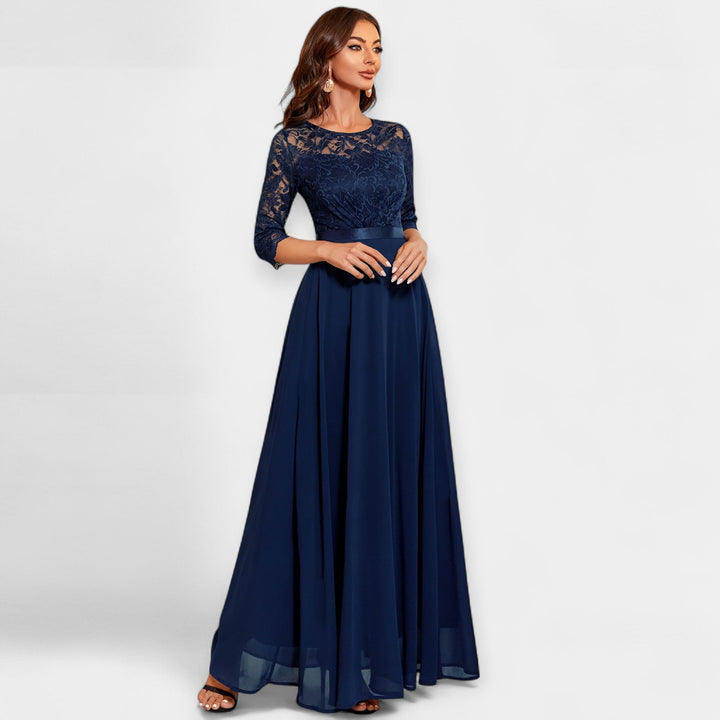 Pitsiline kleit elegantseks ja naiselikuks välimuseks.