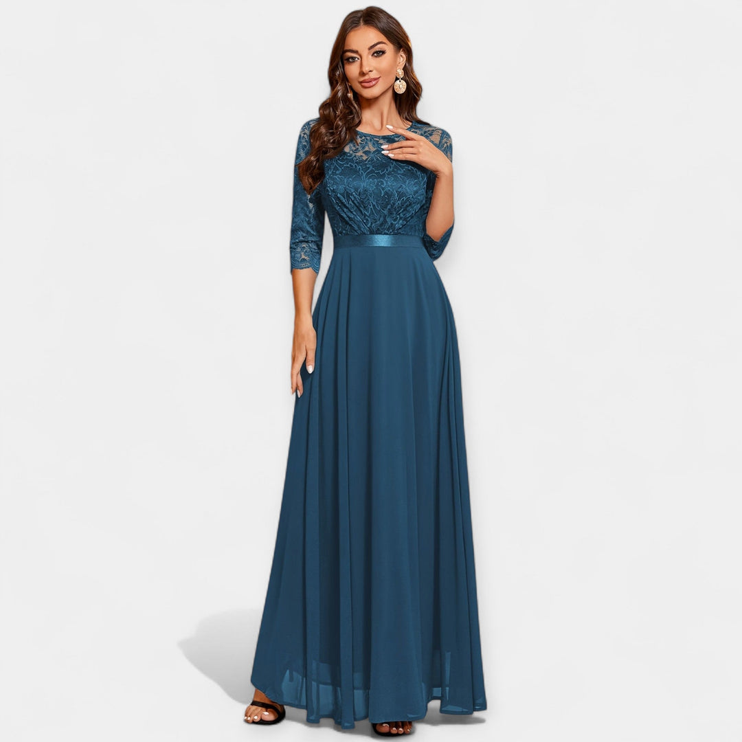 Pitsiline kleit elegantseks ja naiselikuks välimuseks.