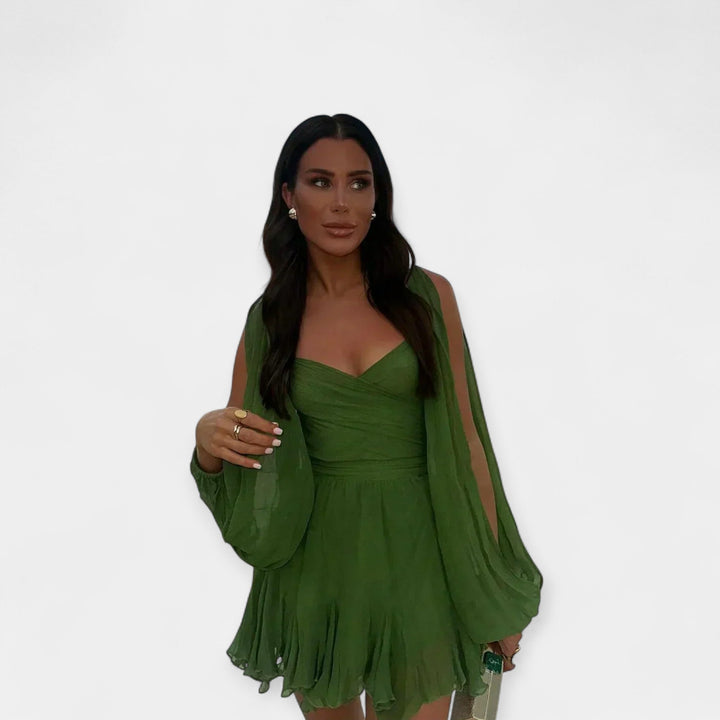 Romantiline lühikeste varrukatega kleit mugavaks kandmiseks.