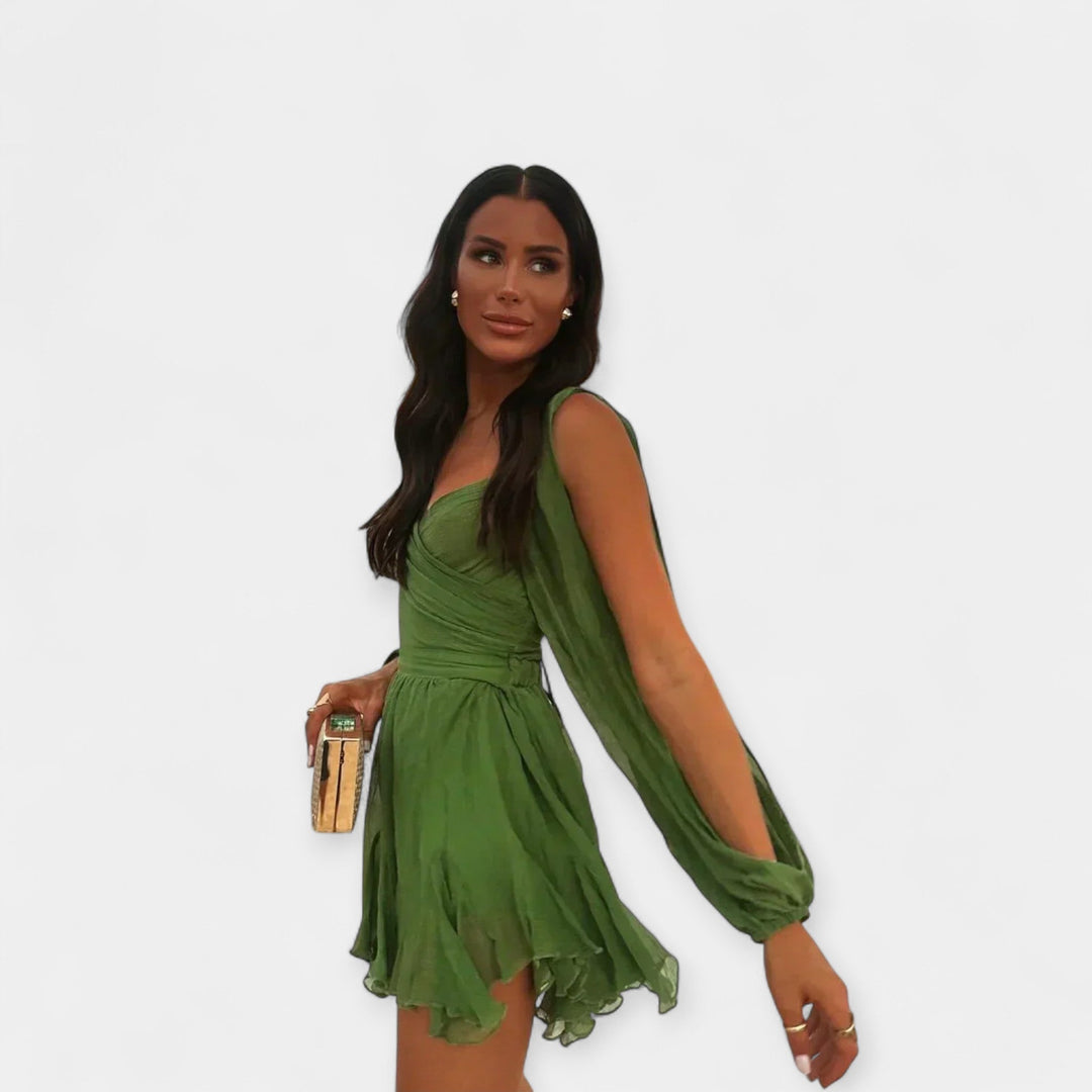 Romantiline lühikeste varrukatega kleit mugavaks kandmiseks.