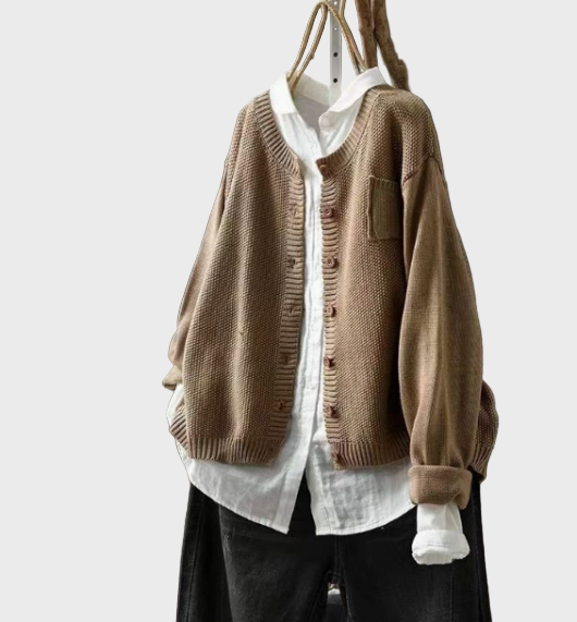 Pehme kootud vest mugavuseks ja soojuseks.