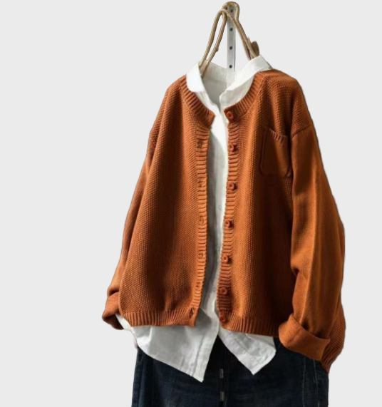 Pehme kootud vest mugavuseks ja soojuseks.