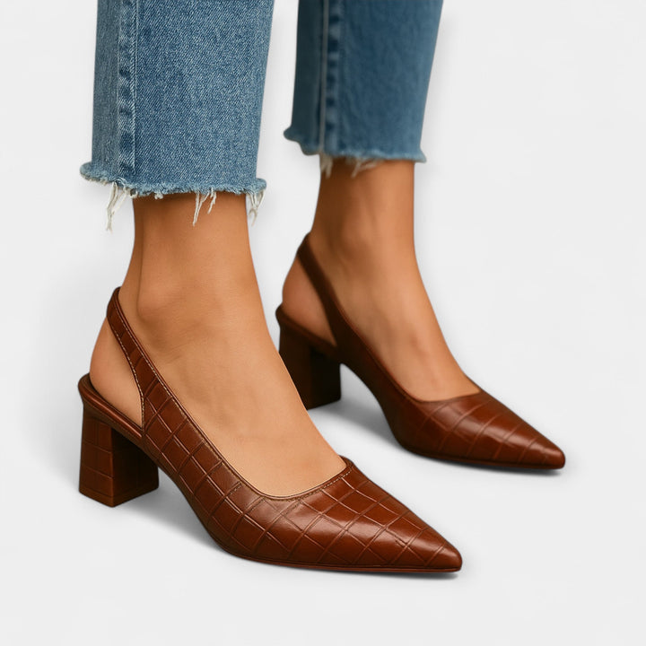 Luksuslikud kontsad elegantse välimusega.