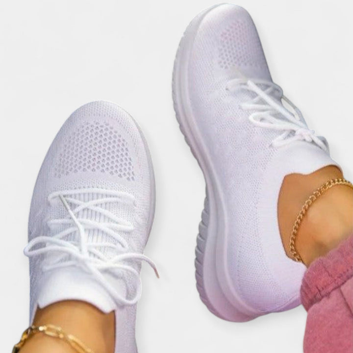 Sportlikud mugavad tossud igapäevaseks kasutamiseks.