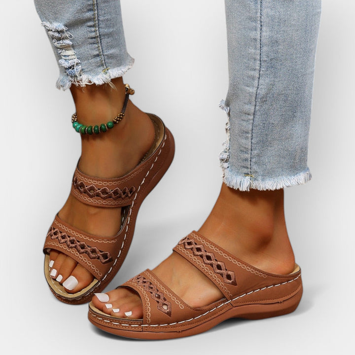 Anatoomilised elegantsed sandaalid mugavuse ja stiili jaoks.