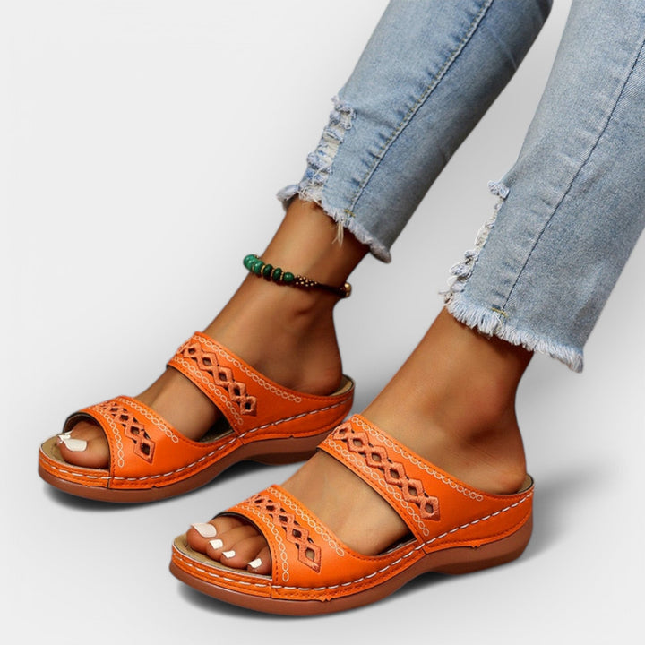 Anatoomilised elegantsed sandaalid mugavuse ja stiili jaoks.