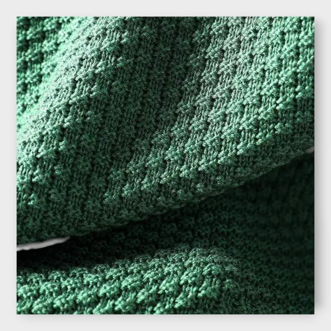 Kootud kampsun kõrge kraega mugavuse ja soojuse jaoks