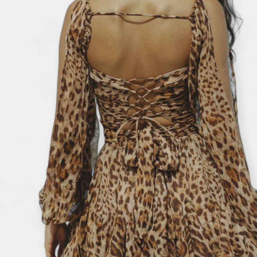 Romantiline lühikeste varrukatega kleit mugavaks kandmiseks.