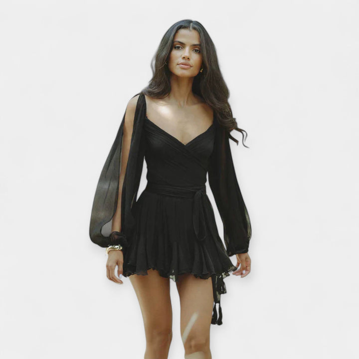 Romantiline lühikeste varrukatega kleit mugavaks kandmiseks.