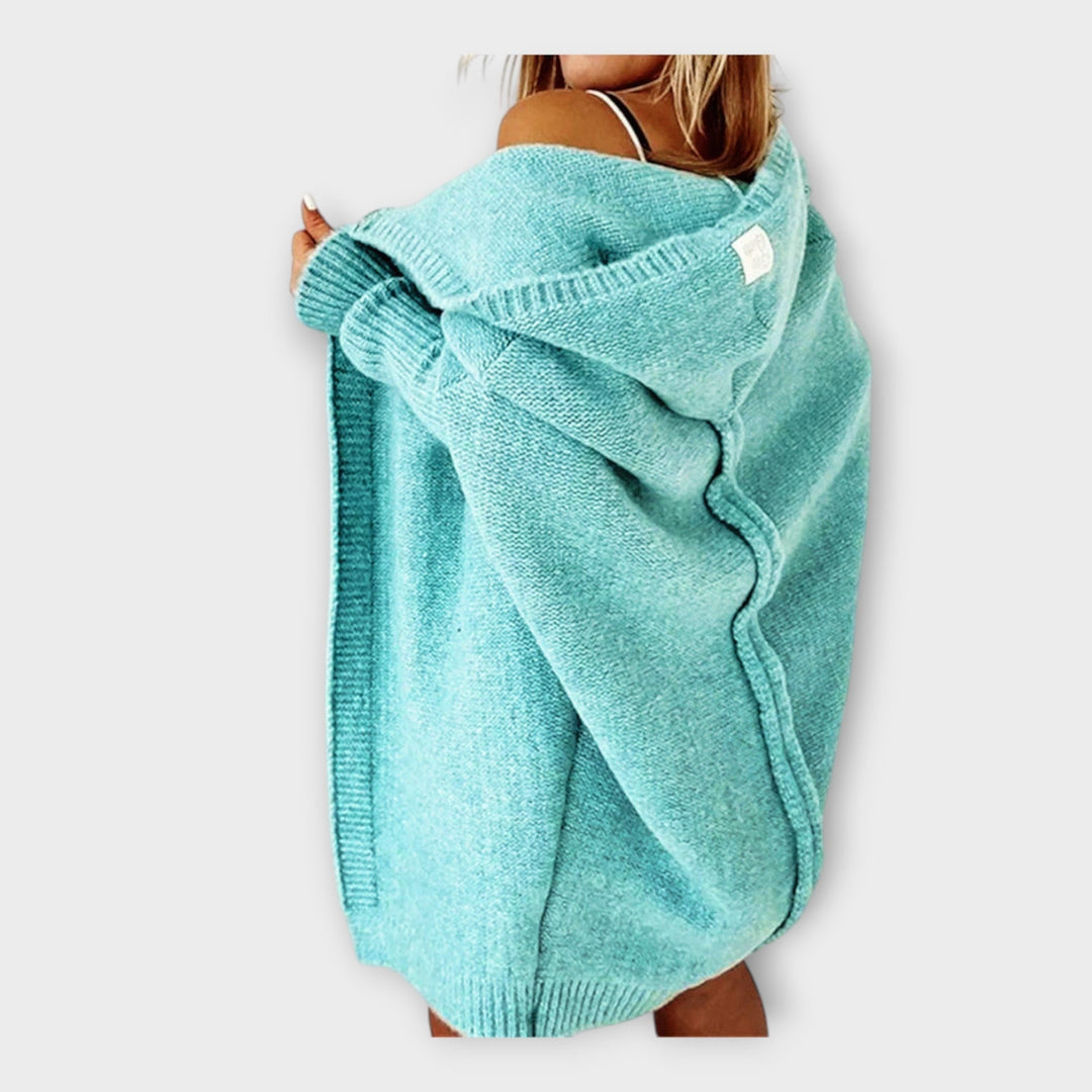 Klassikaline pikk trenšmantel vööga elegantseks stiiliks.