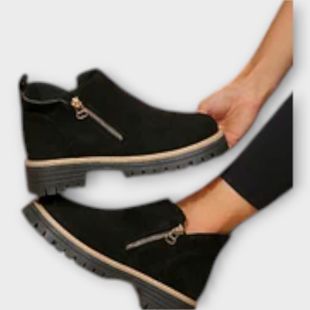 Elegantne basseinipadi mugavaks ja stiilseks lõõgastumiseks.