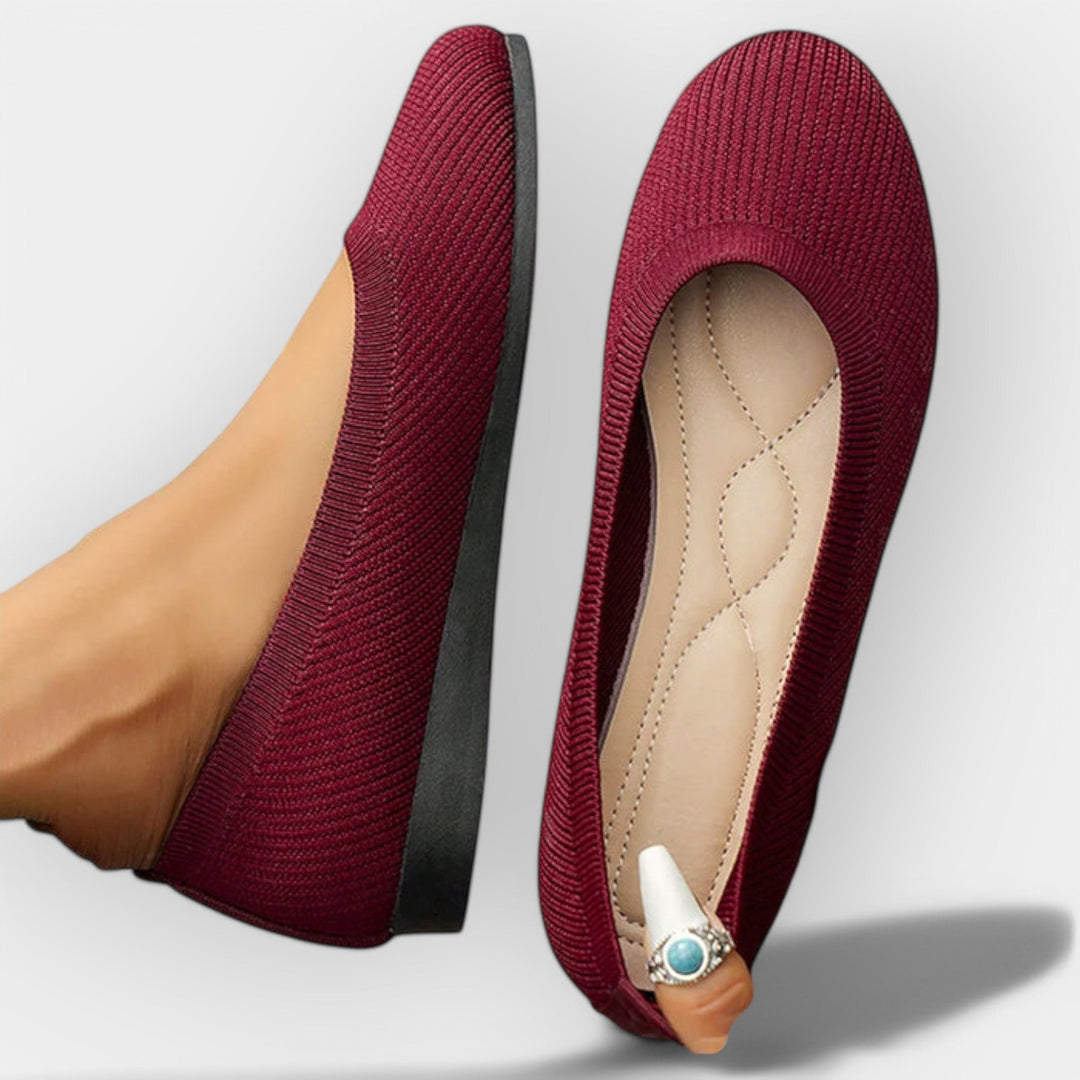 Eristuva stiiliga lihtsad sandaalid