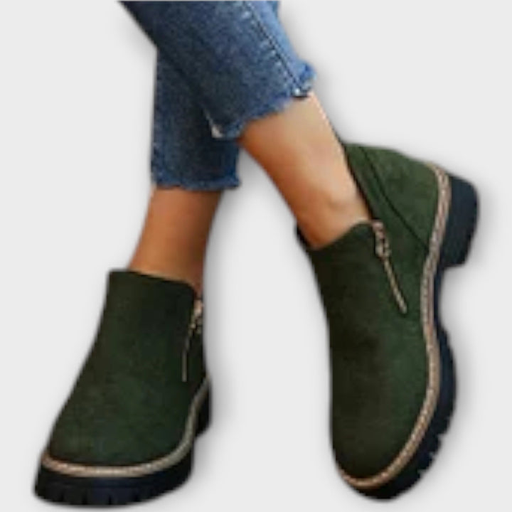 Elegantne basseinipadi mugavaks ja stiilseks lõõgastumiseks.