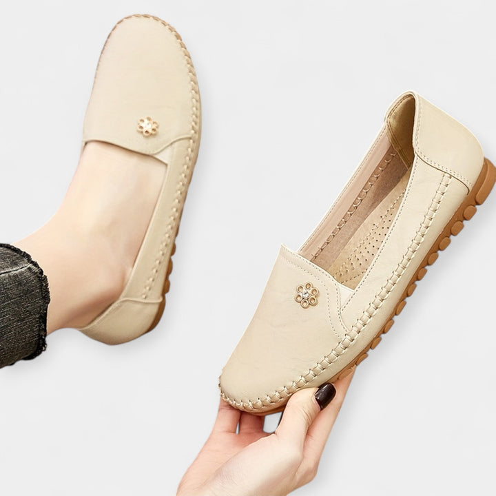 Kerged libisemisega Loafers mugavuseks ja stiiliks.