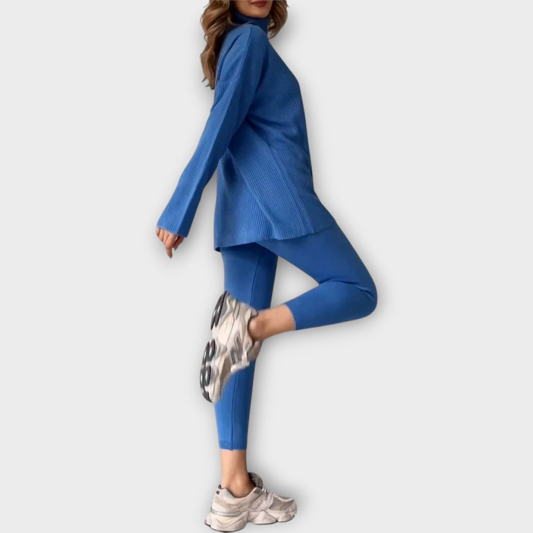 Moodne kootud komplekt stiilse välimusega