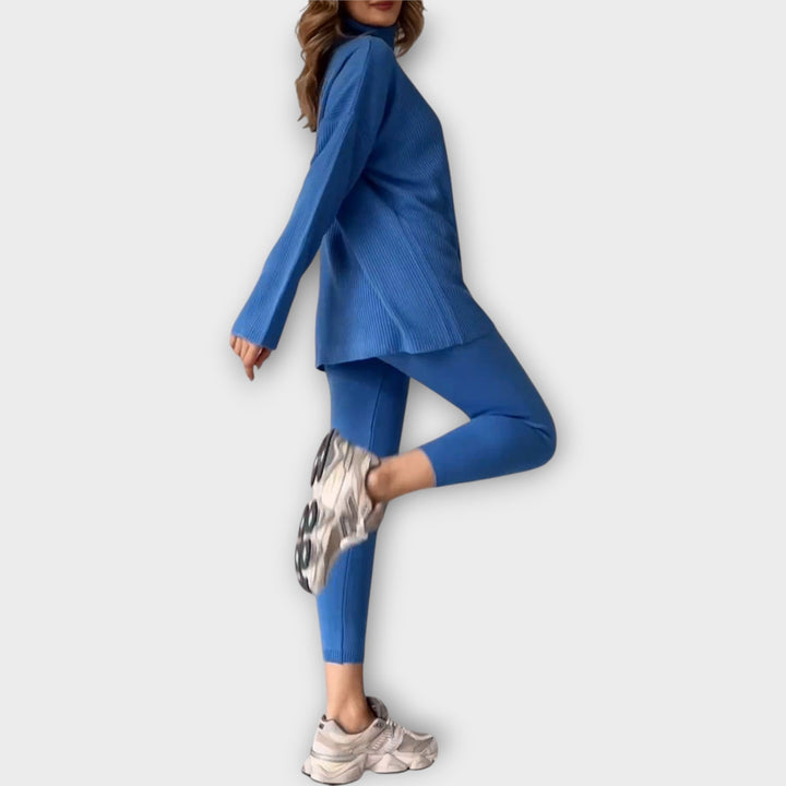 Moodne kootud komplekt stiilse välimusega